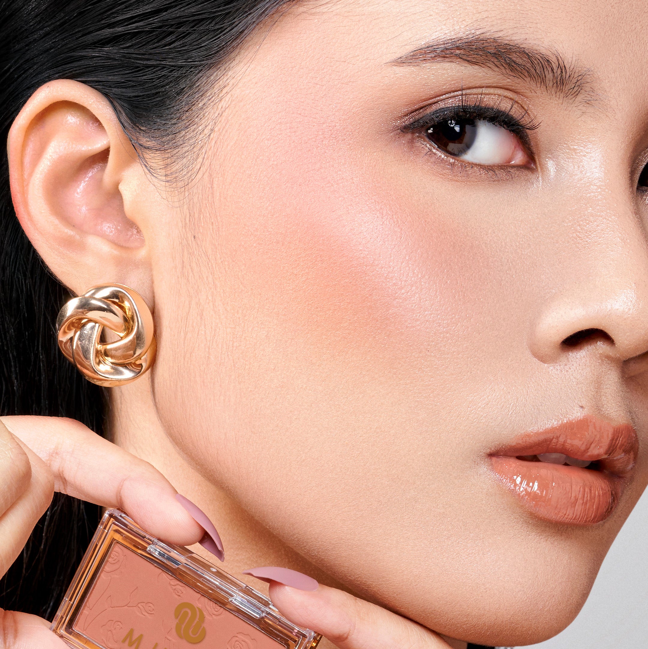 MUAQ LUXUROSE POWDER BLUSH - LAVANYA