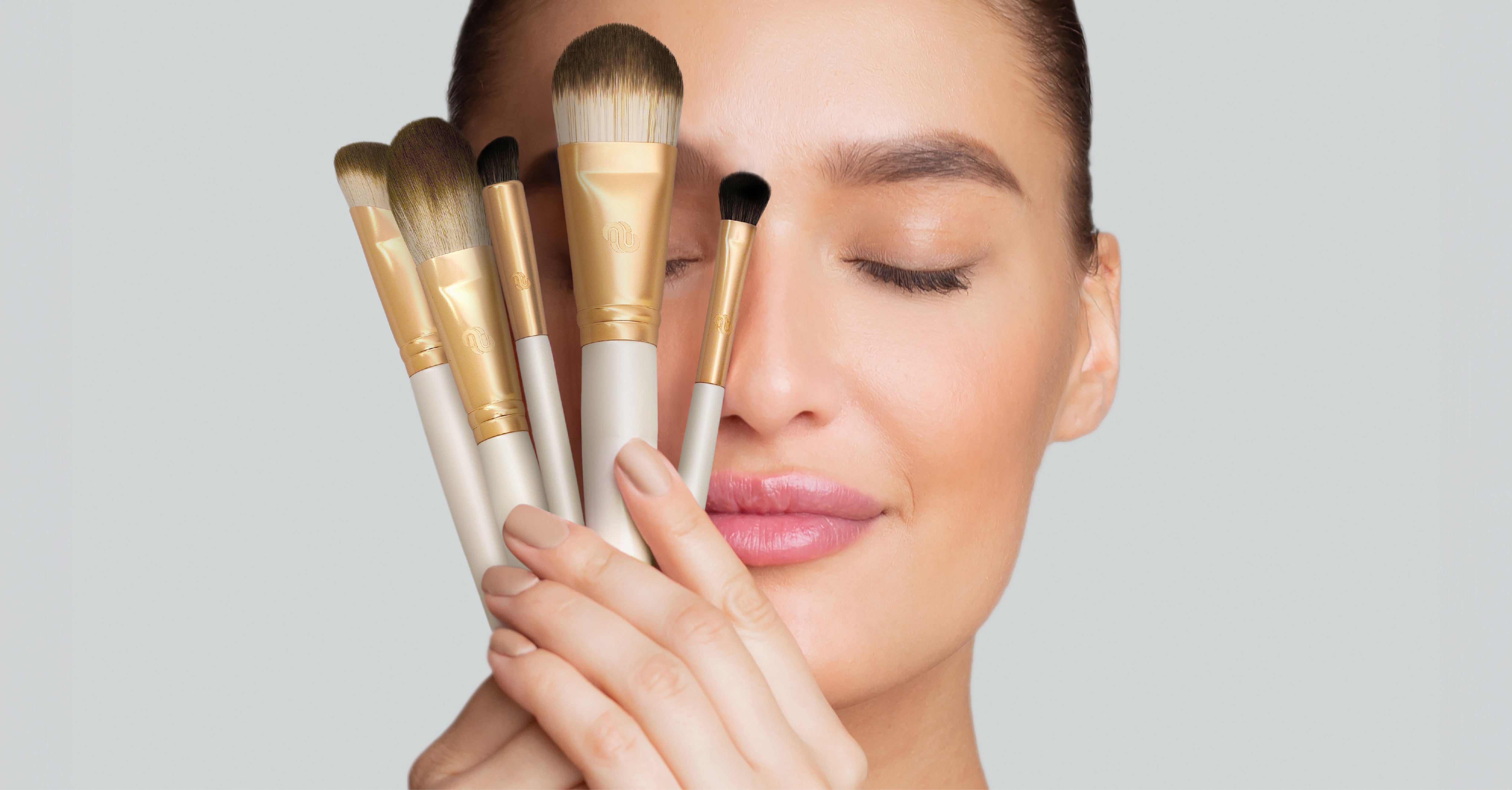 5 REASONS WHY YOU SHOULD CHOOSE VEGAN MAKEUP BRUSHES