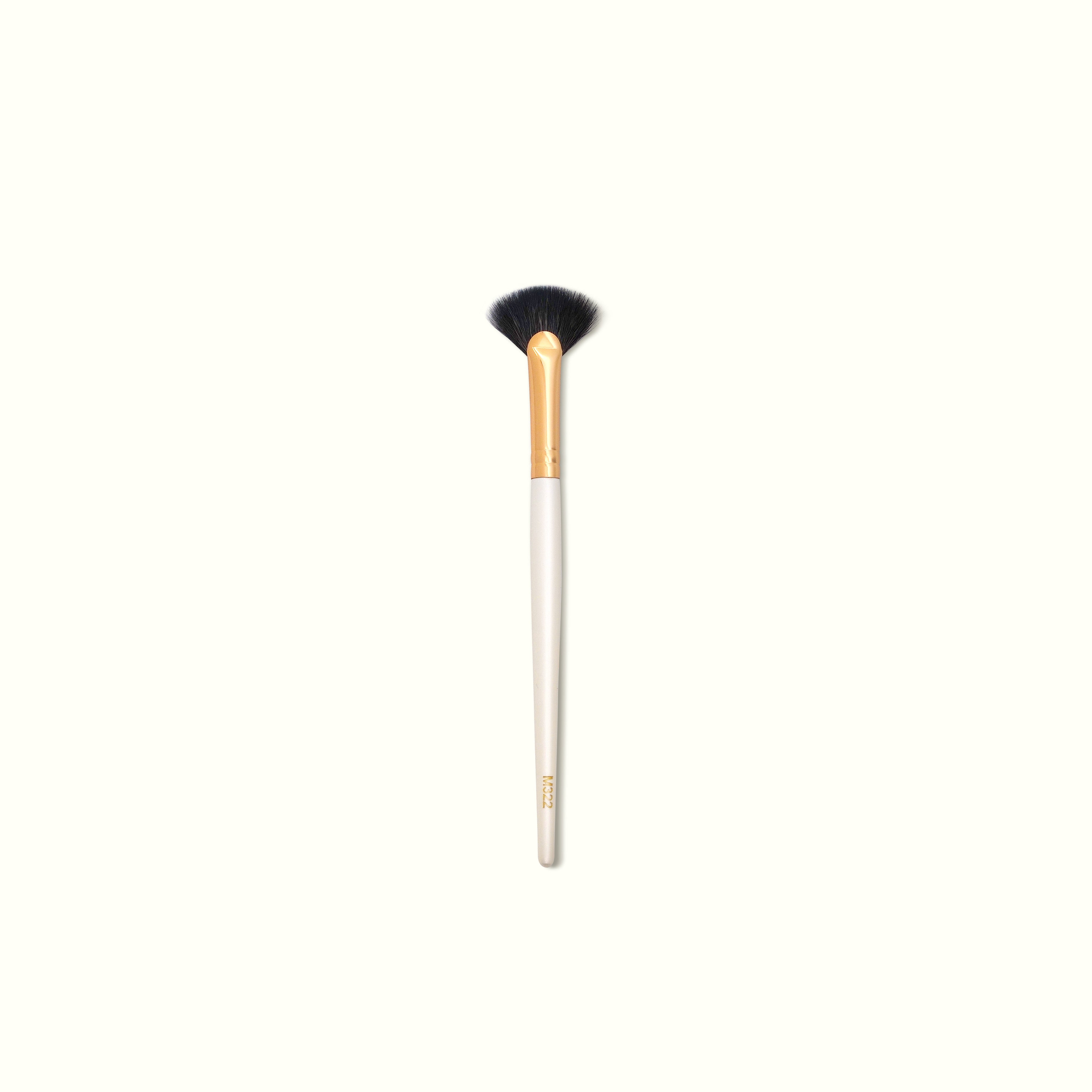 MUAQ Mini Fan Brush (M322)