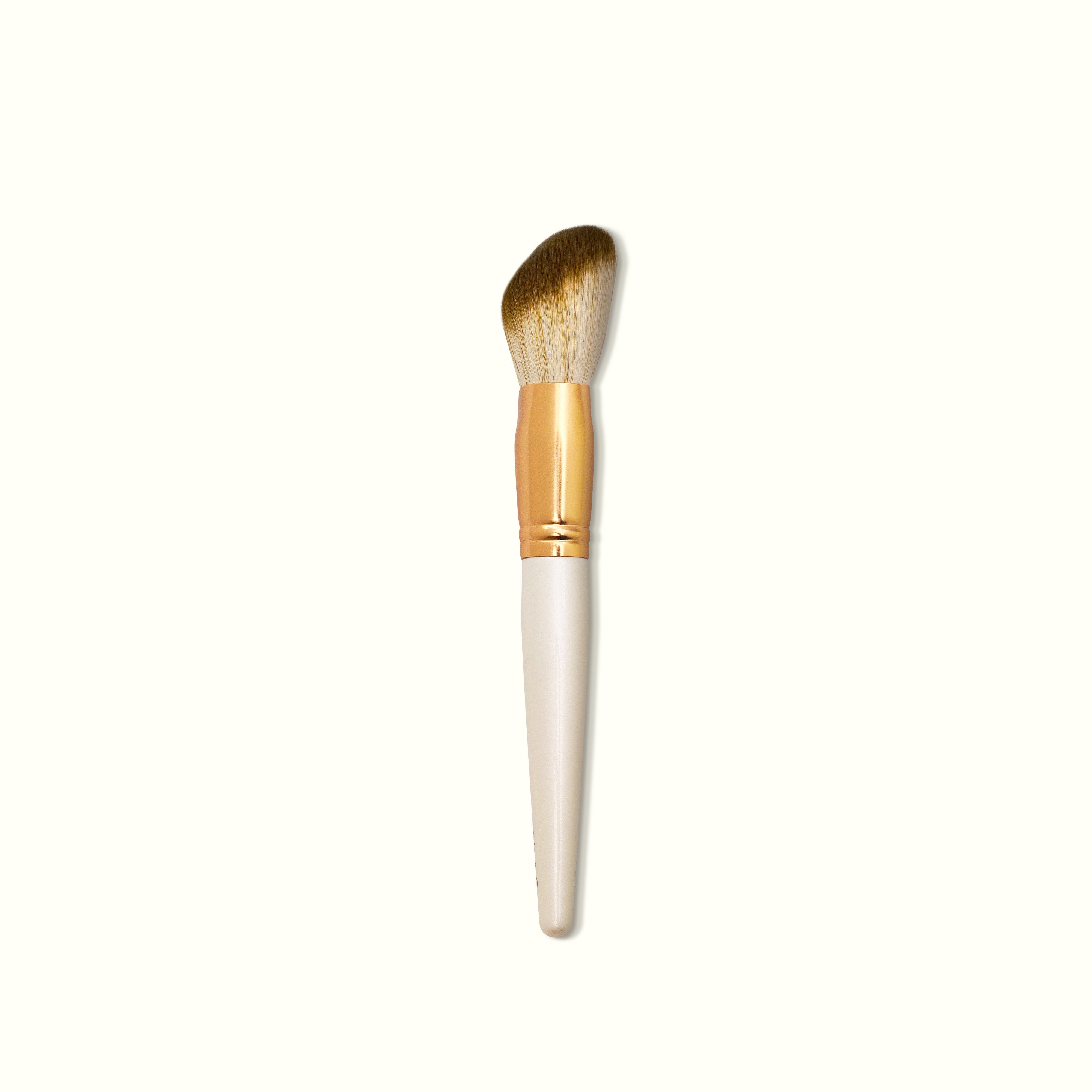 MUAQ Angled Powder Brush (M324)