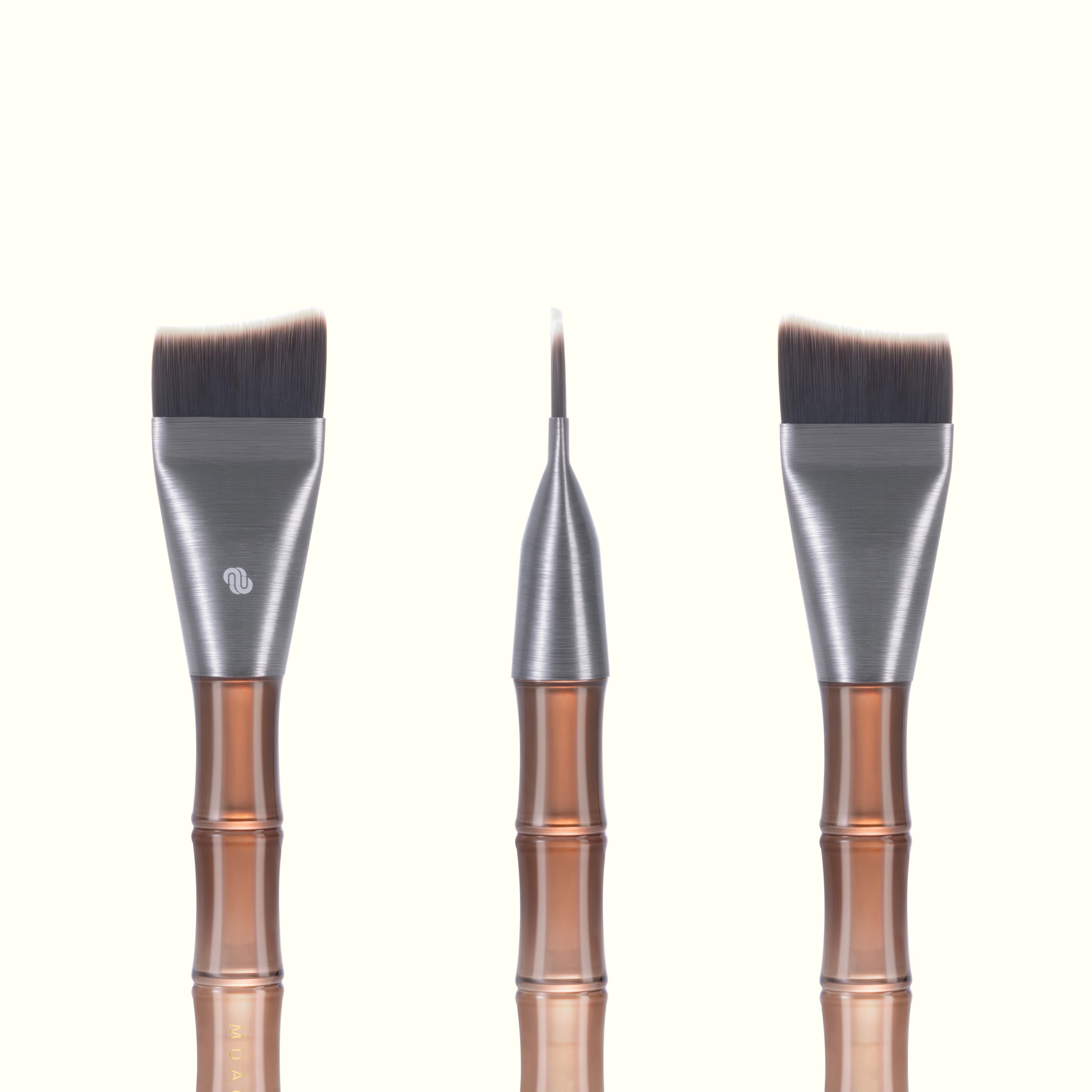 MUAQ X ANYA ABRACADABRUSH - Ultra Thin Curve Brush (M355)