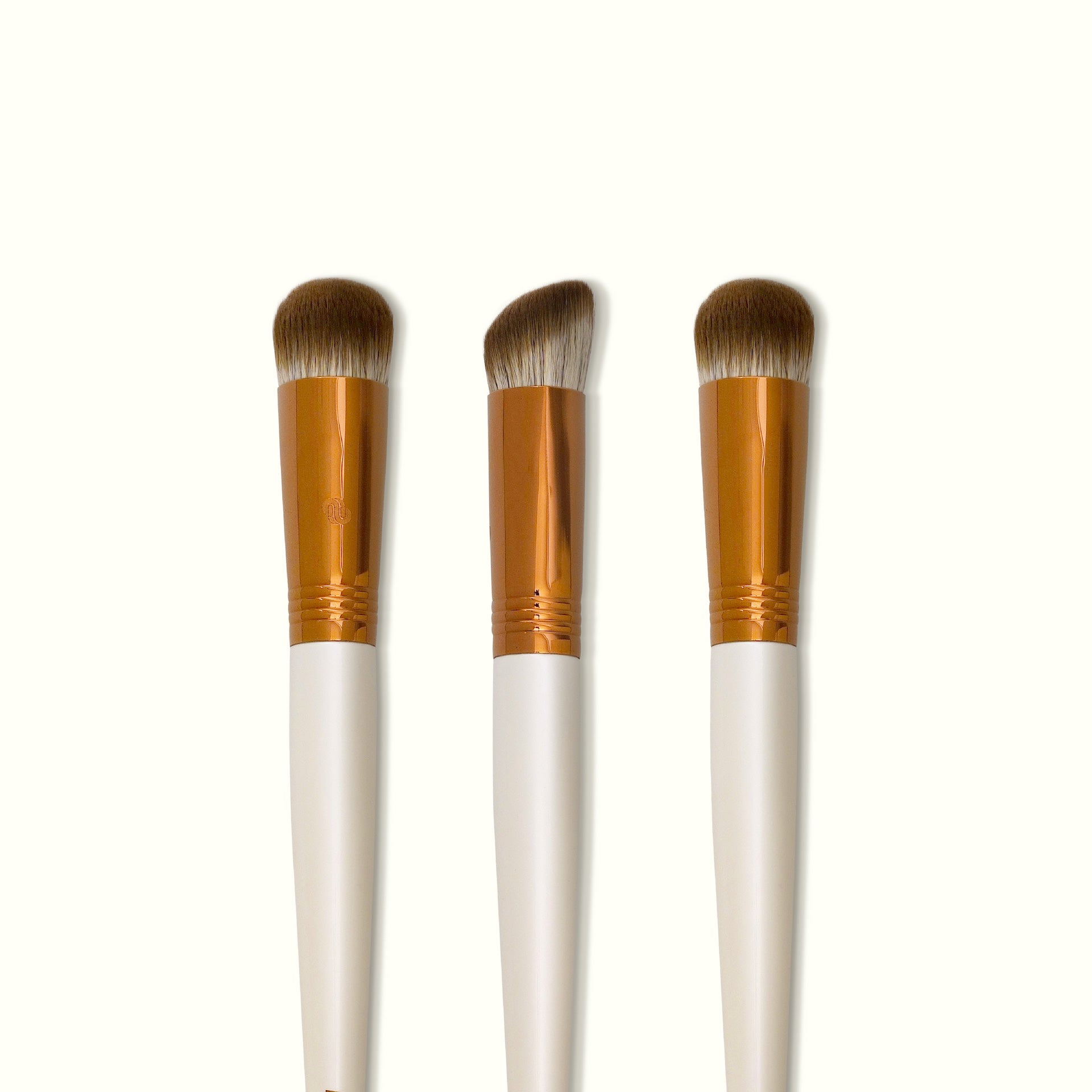 MUAQ Slanted Foundation Buffing Brush (M343)