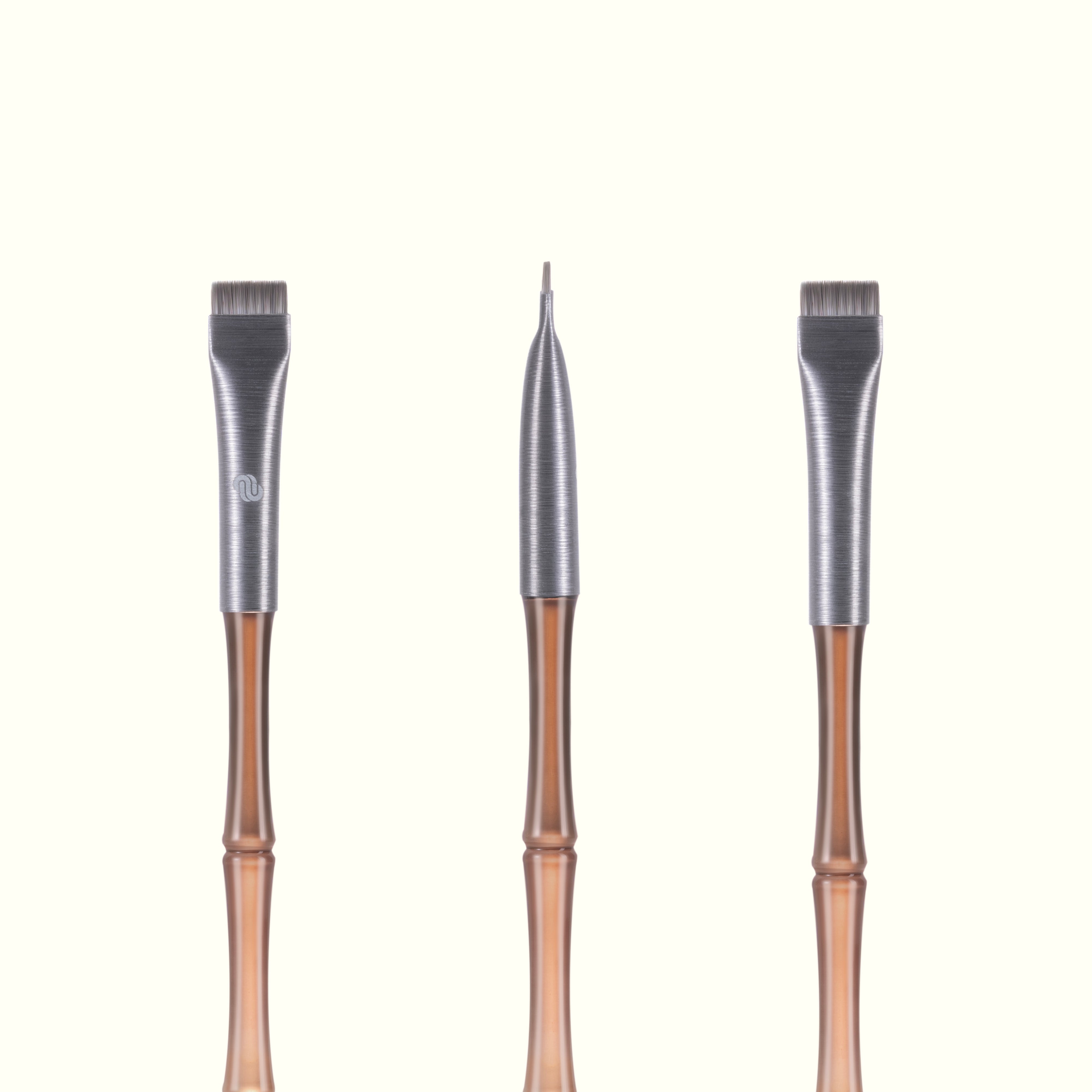 MUAQ X ANYA ABRACADABRUSH - Fine Definer Brush (M360)