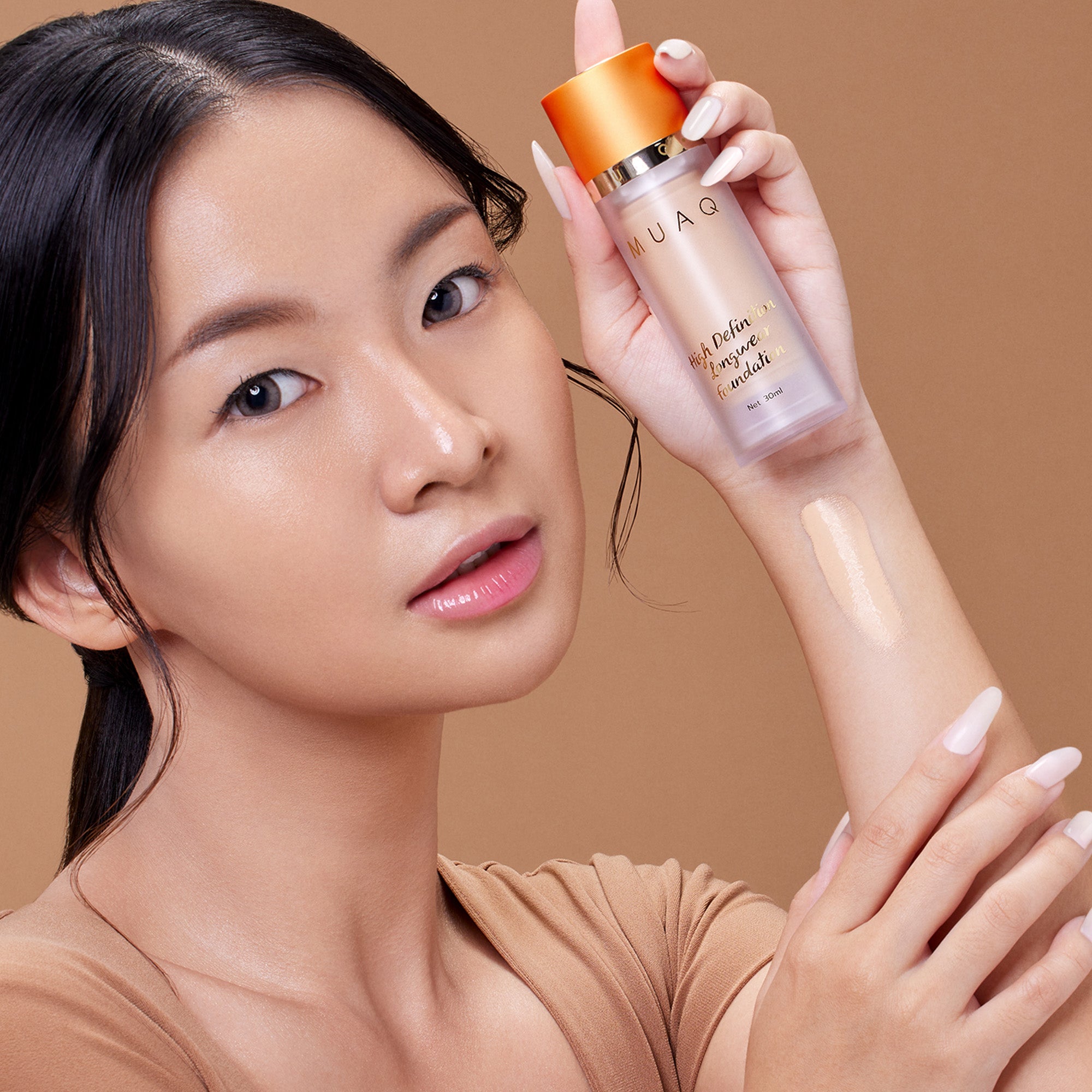 MUAQ HIGH DEFINITION LONGWEAR FOUNDATION SULAWESI (WITH PUFF)