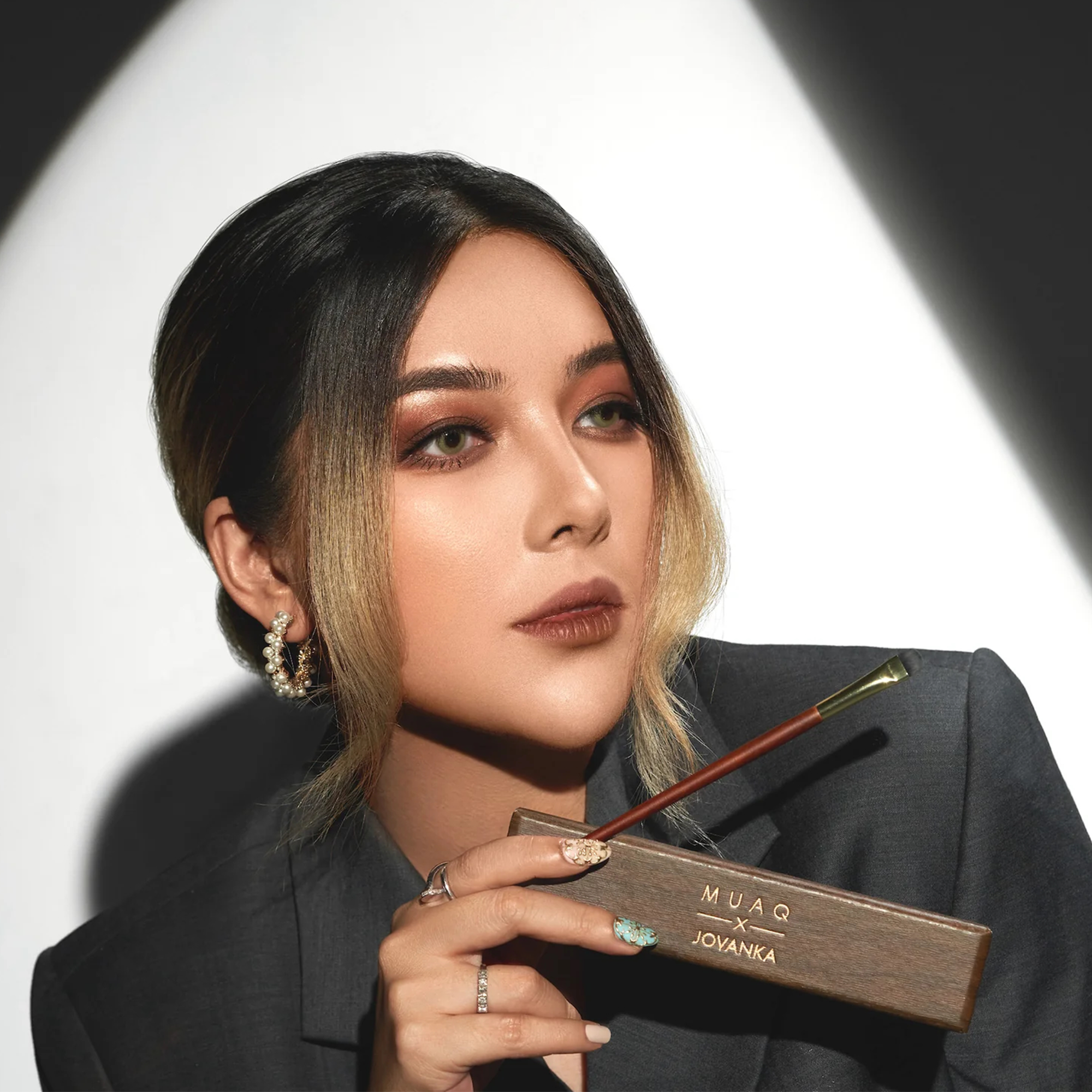 MUAQ X JOVANKA Cut Crease Brush